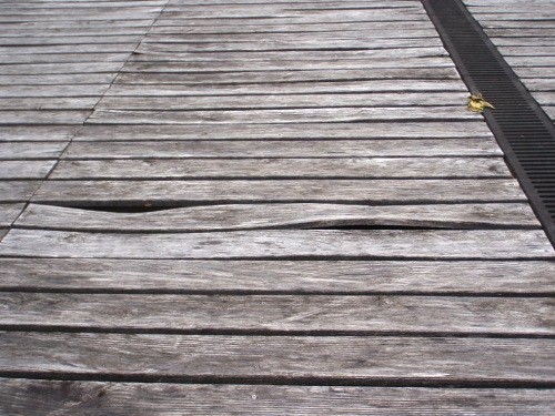 Pourquoi nous ne ferons pas notre terrasse en robinier ! notre ... Terrasse sol inspiration